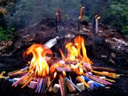 An intergral part of a Mayan cerimoney is a ritual 'cemada' or burning.